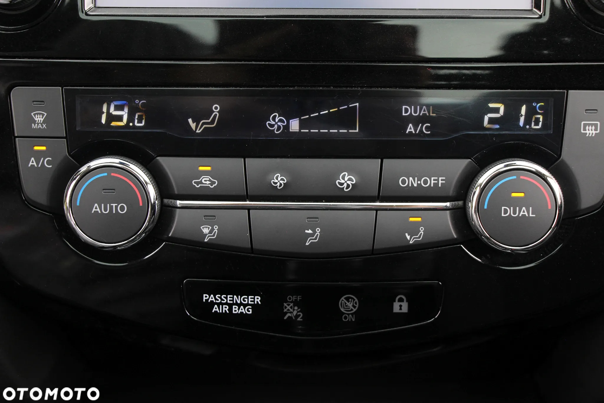 Nissan Qashqai 1.6 DIG-T N-Connecta - 30