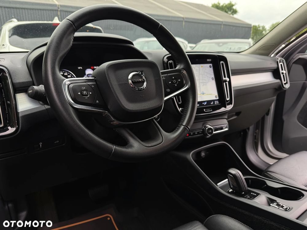 Volvo XC 40 D4 SCR AWD Momentum - 19