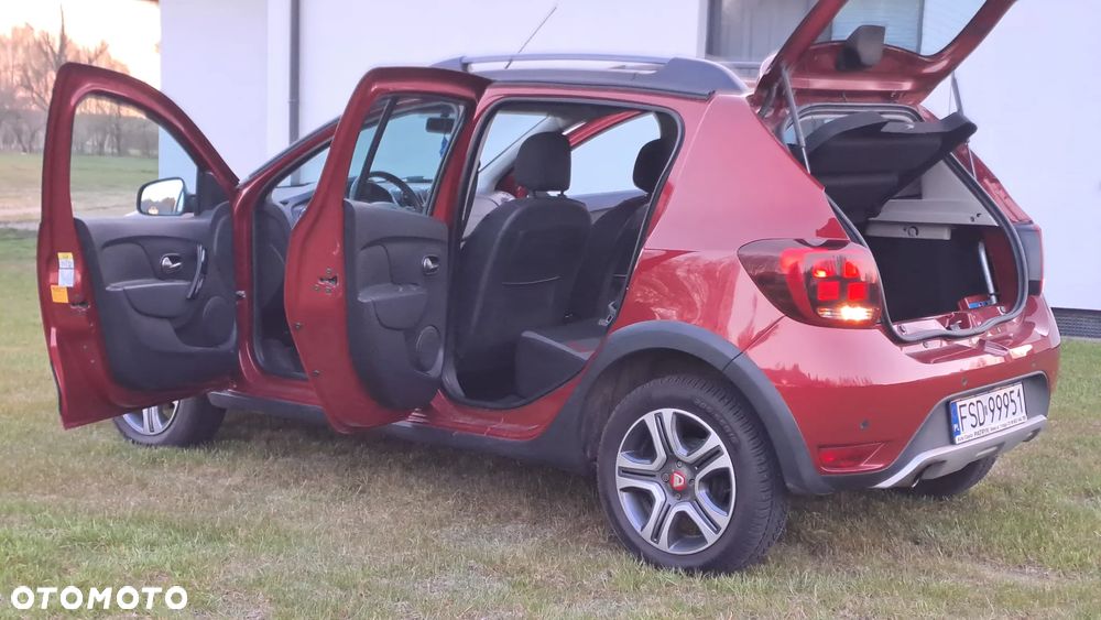 Dacia Sandero Stepway TCe 90 (S&S) Celebration - 16