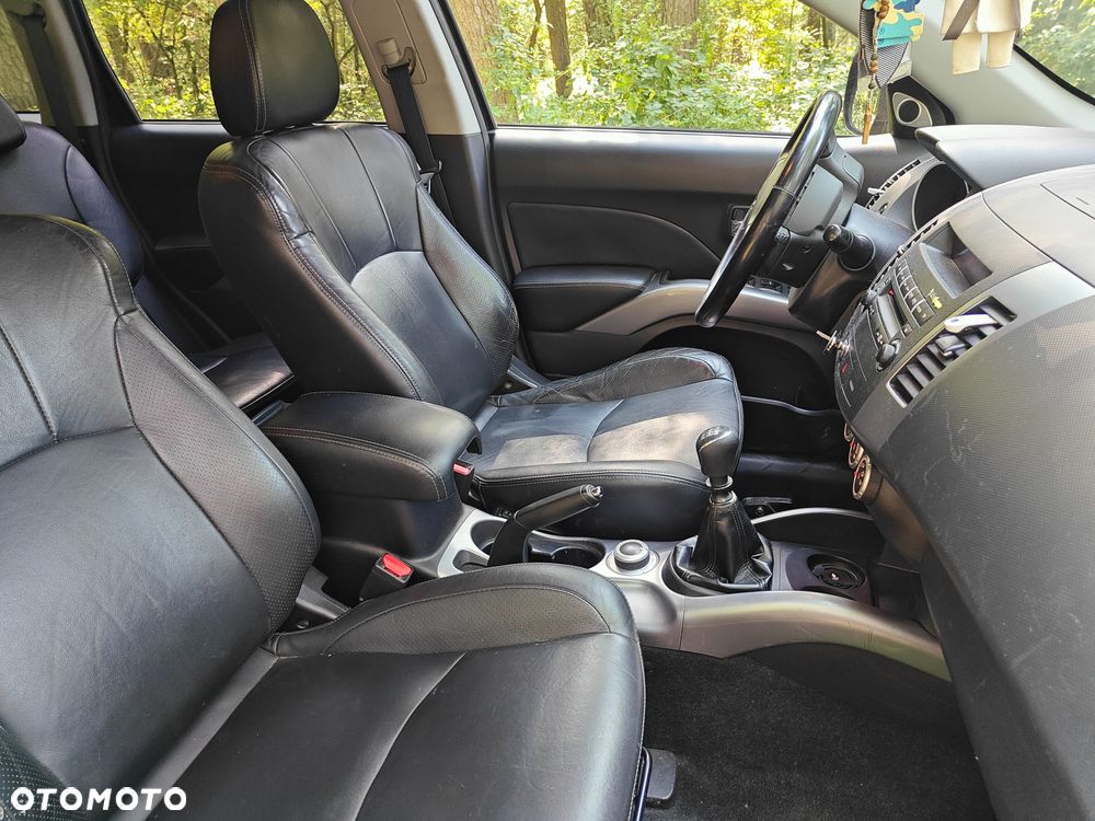 Mitsubishi Outlander 2.2 DID Intense + - 12