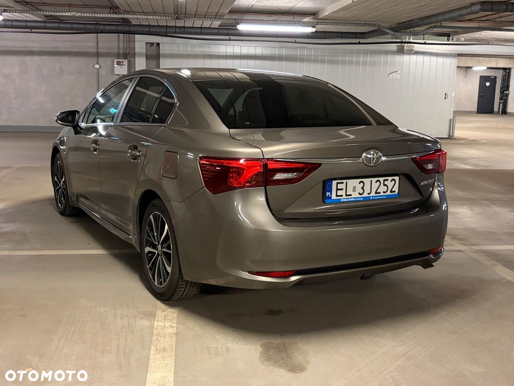 Toyota Avensis 2.0 D-4D Premium - 17