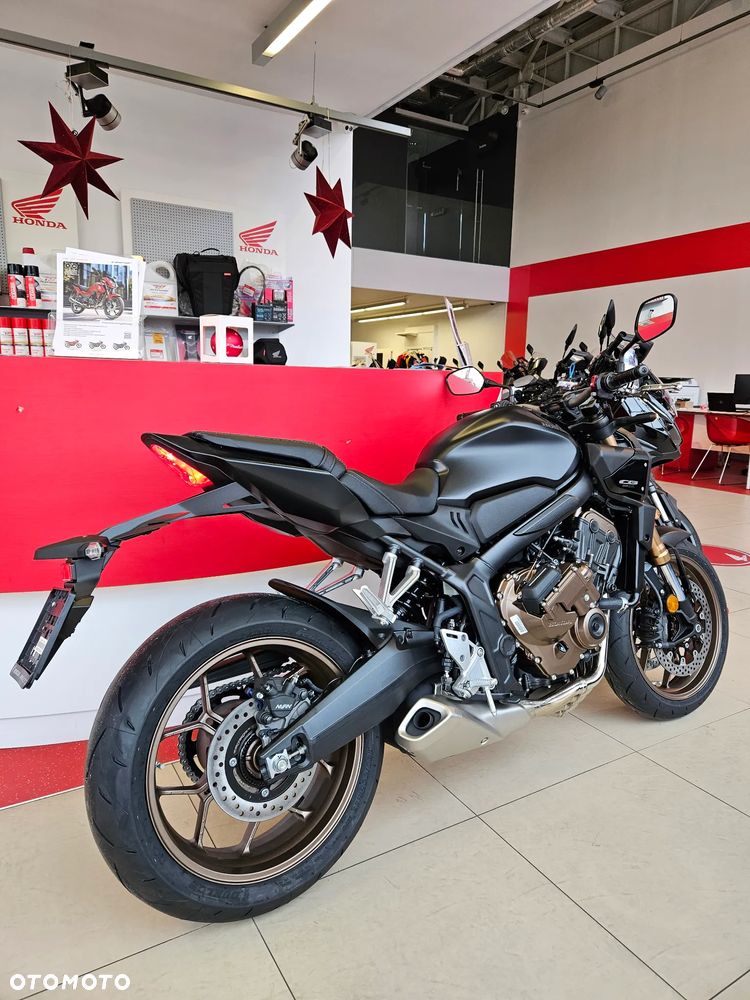 Honda CB - 8