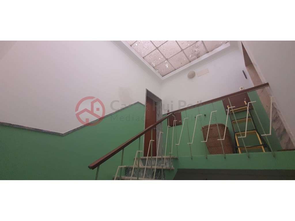 Arrenda T2 Totalmente Remodelado Open Space e Vista Desafogada no B... - Grande imagem: 5/16