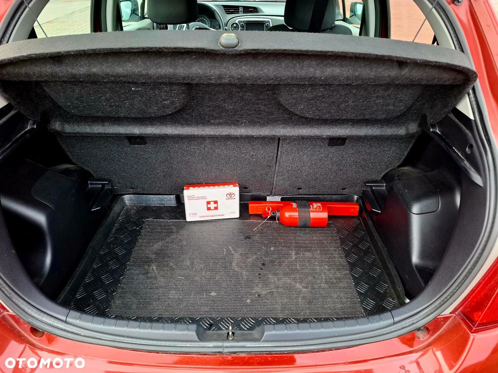 Toyota Yaris 1.33 Premium - 18