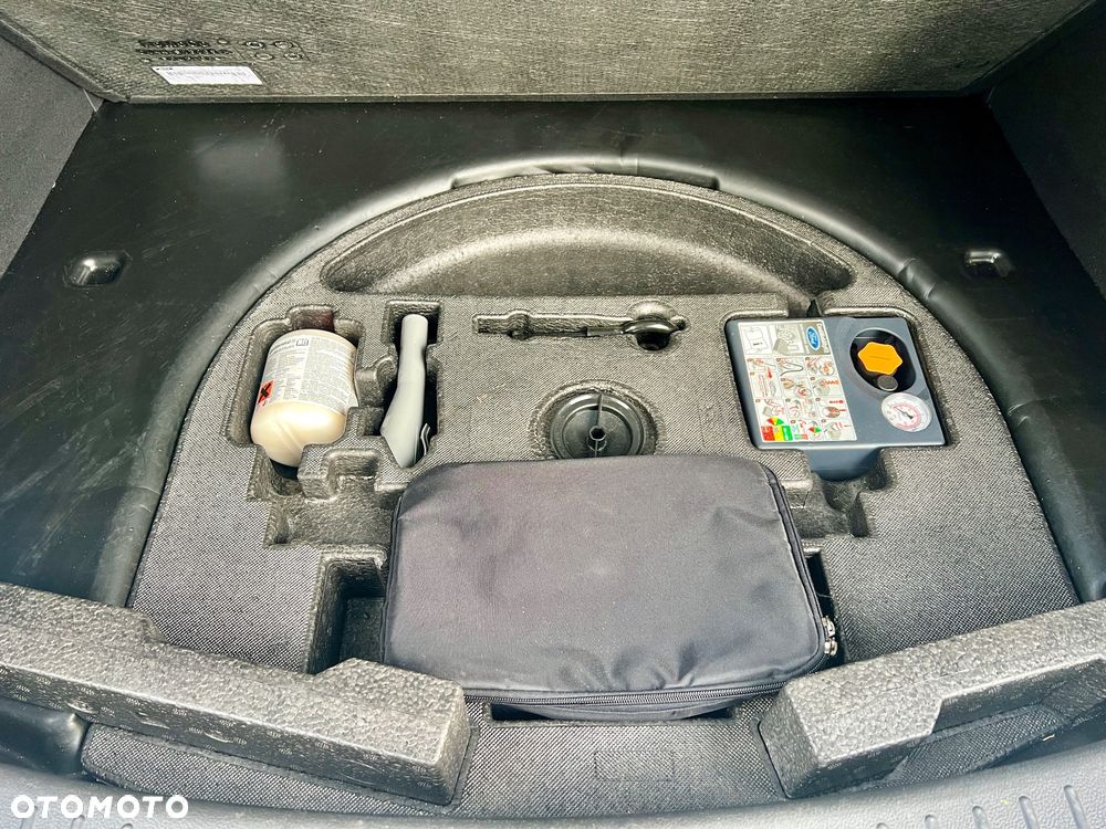 Ford Kuga 2.0 TDCi 4x4 Titanium - 28