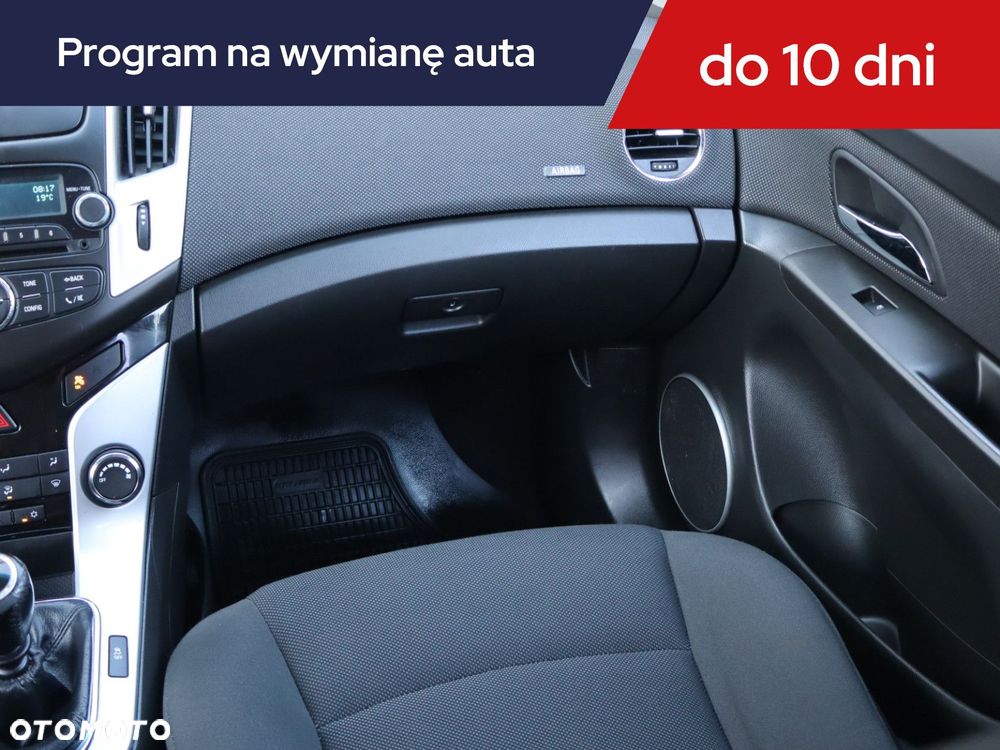 Chevrolet Cruze - 10
