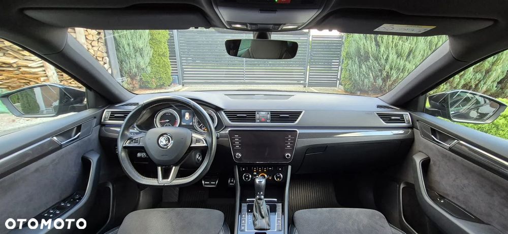 Skoda Superb Combi 2.0 TDI 4x4 DSG SportLine - 11