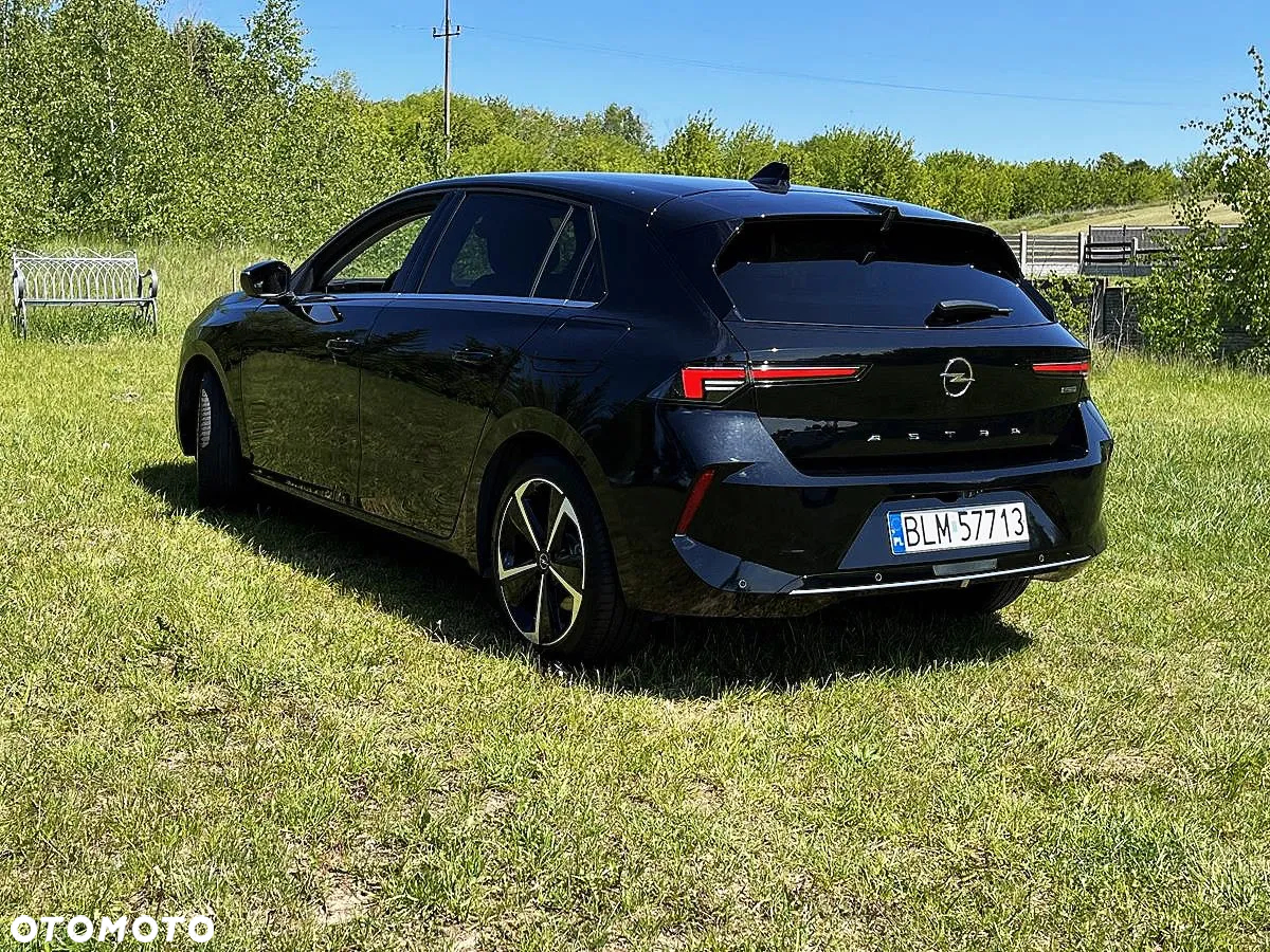 Opel Astra Plug-In-Hybrid Business Elegance - 2