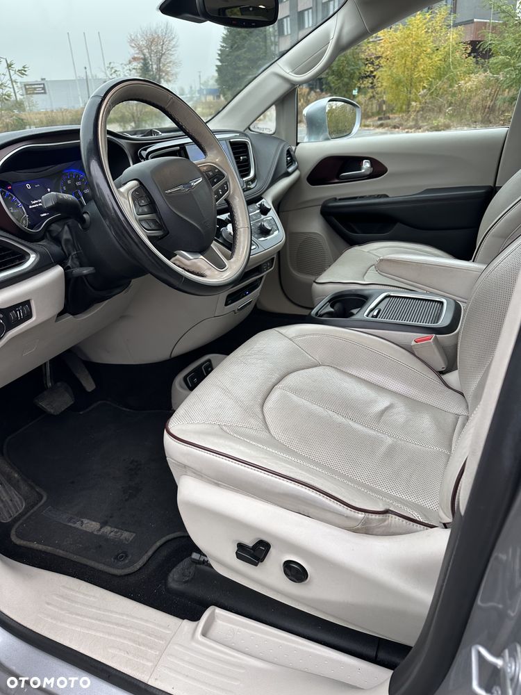 Chrysler Pacifica - 18