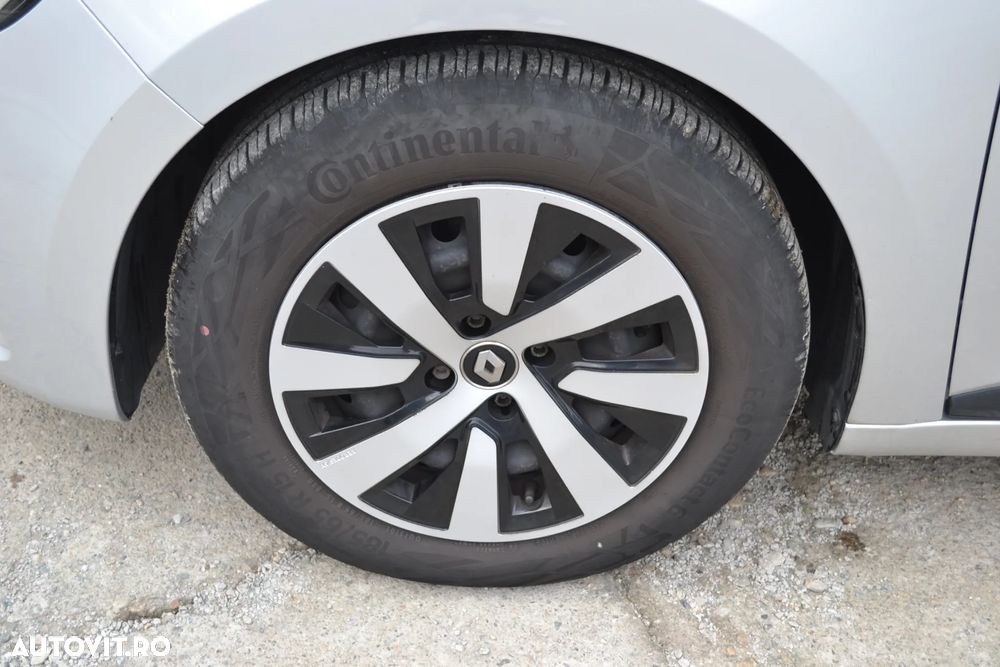 Renault Clio - 32