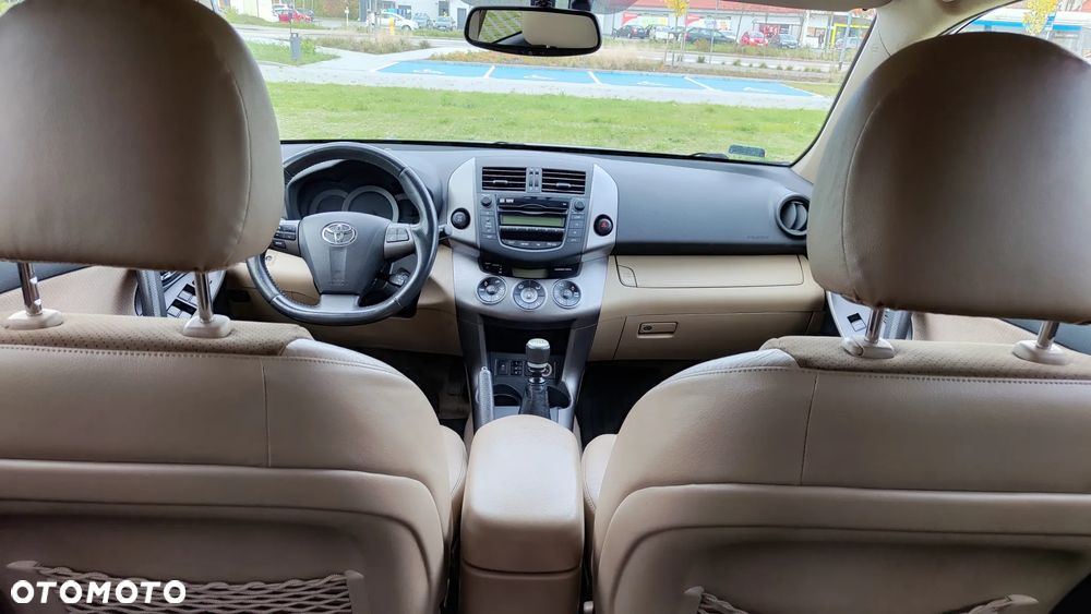 Toyota RAV4 2.0 VVT-i Premium - 12