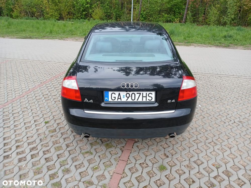 Audi A4 Limousine - 14