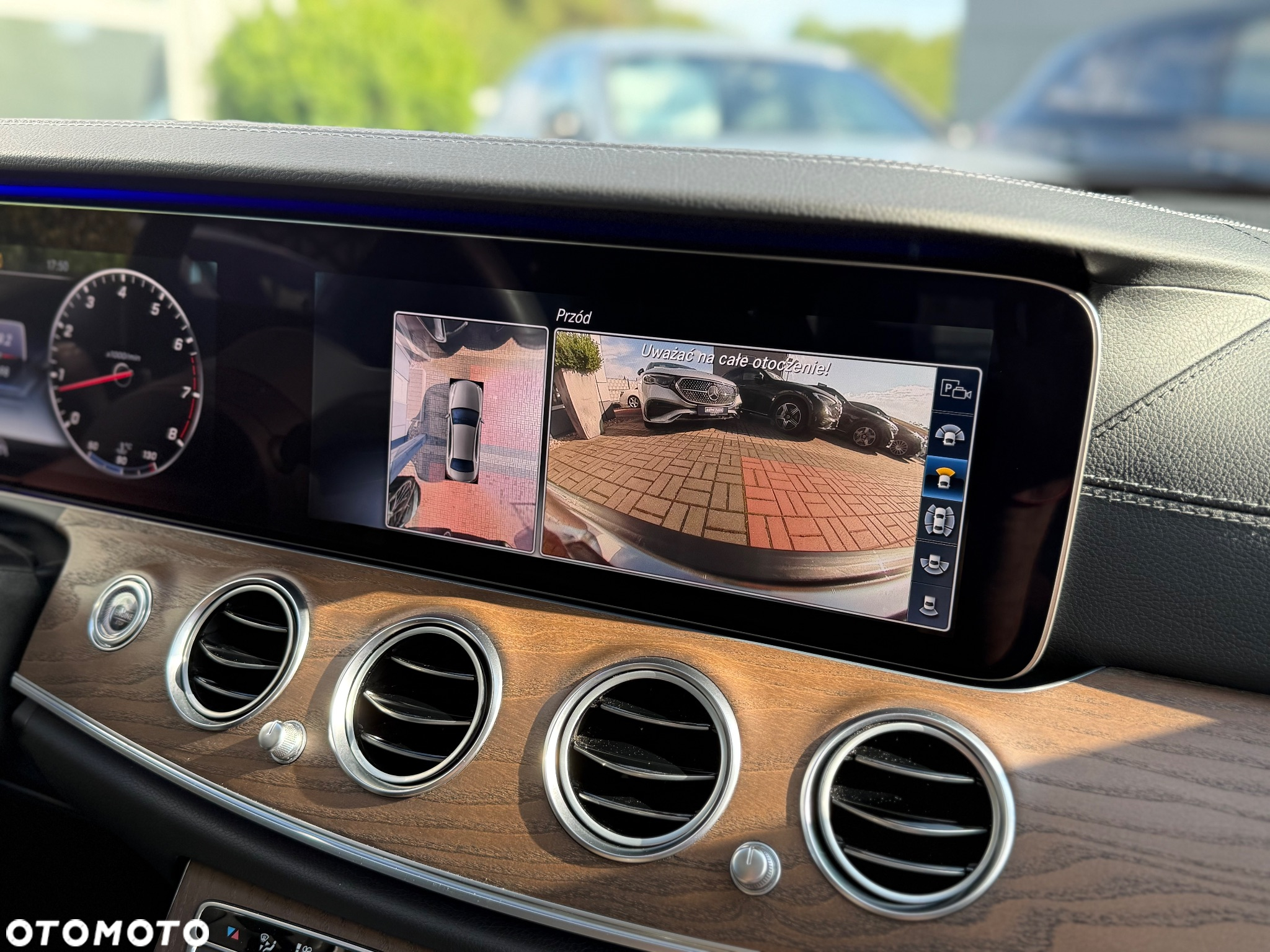 Mercedes-Benz Klasa E 200 4-Matic 9G-TRONIC - 22