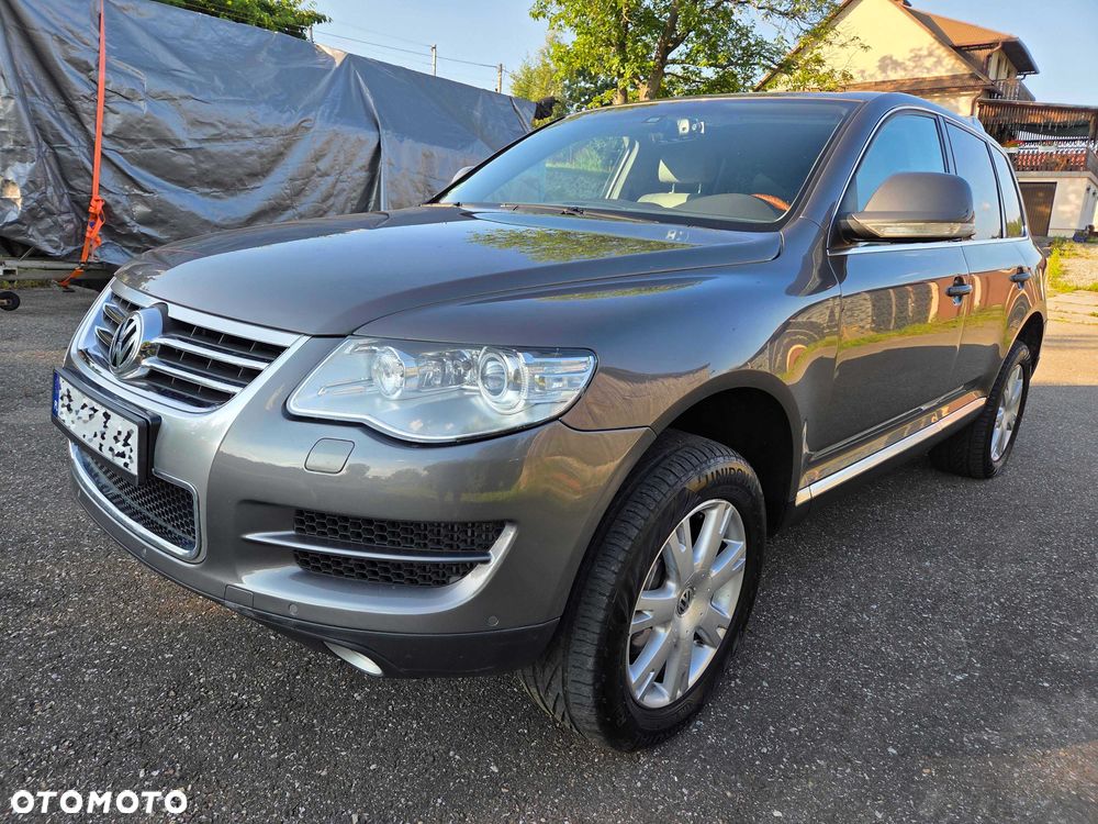 Volkswagen Touareg - 1