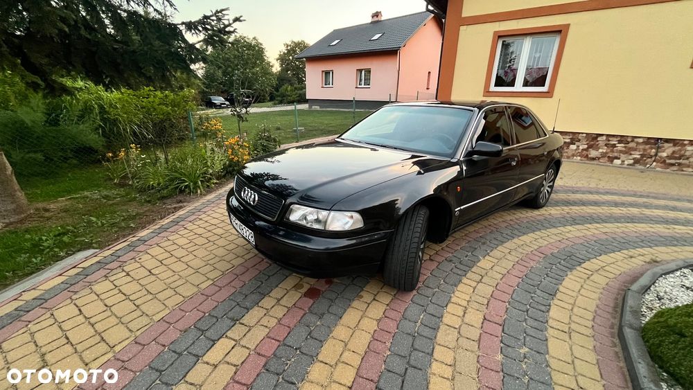 Audi A8 - 1