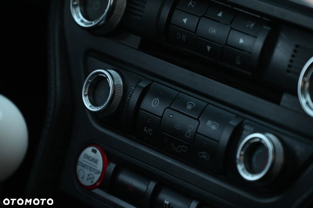 Ford Mustang Fastback 5.0 Ti-VCT V8 GT - 25