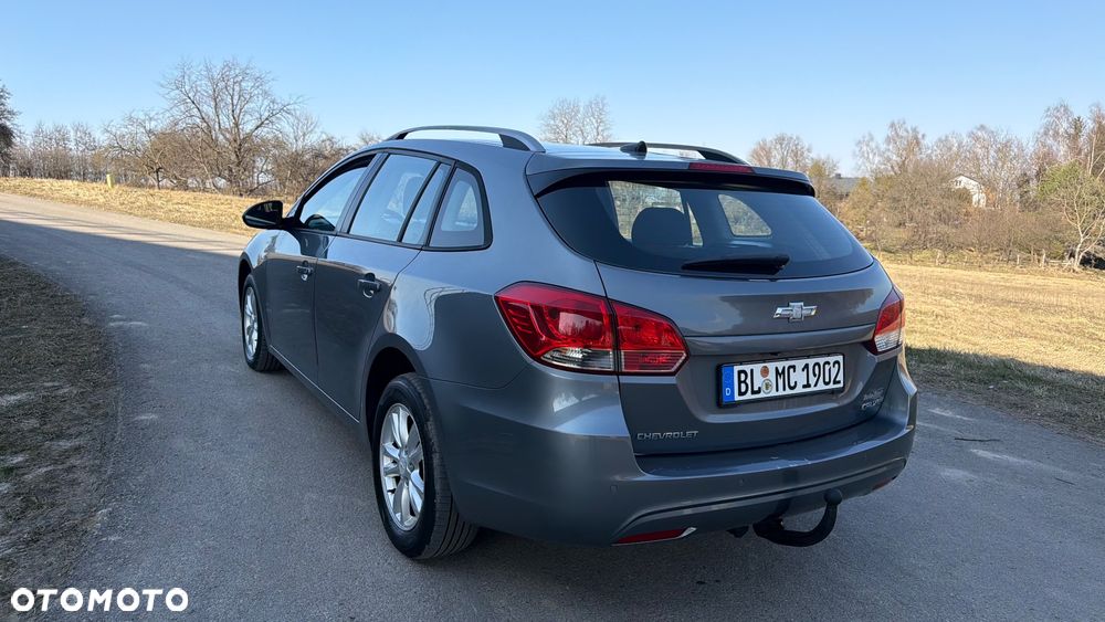 Chevrolet Cruze 1.7 LT - 8
