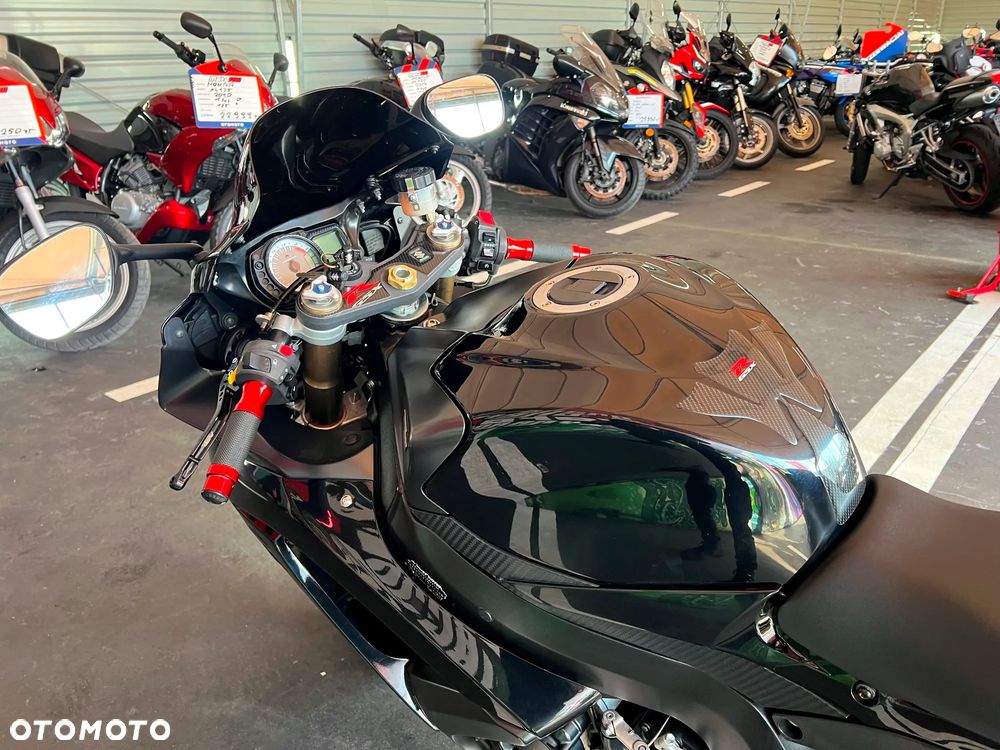 Suzuki GSX-R - 16
