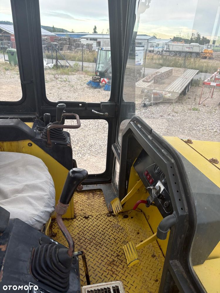 Komatsu D31P-20 - 28