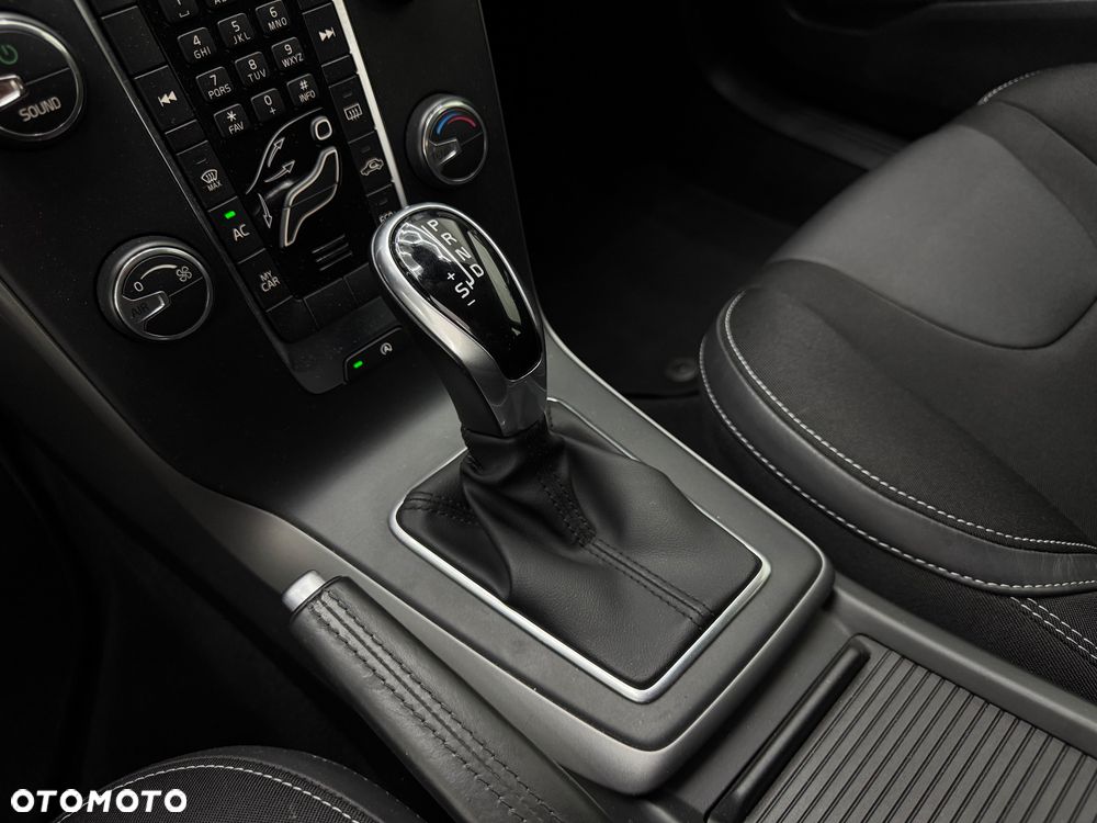 Volvo V40 T2 Geartronic Momentum - 14