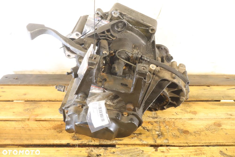 SKRZYNIA BIEGÓW 5 BIEGOWA SKODA FABIA II 1.4TDI JQM - 2