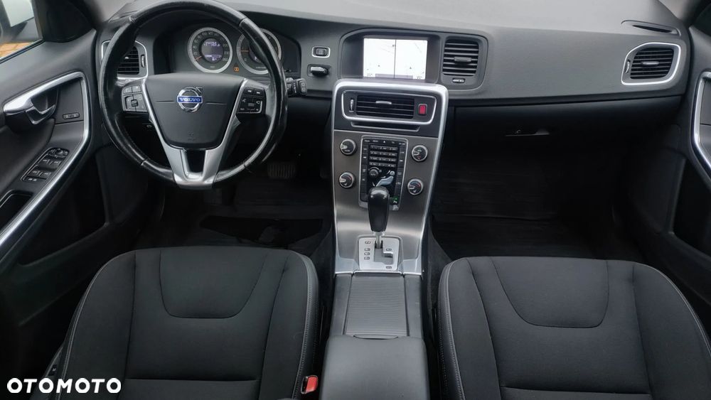Volvo V60 D5 AWD Geartronic Momentum - 18