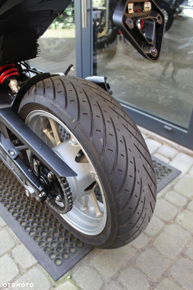 BMW XR - 9