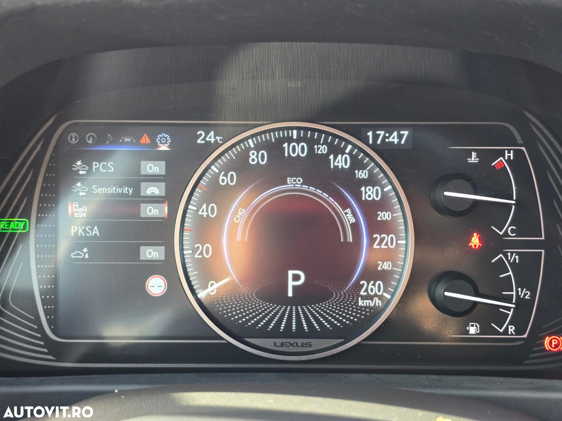 Lexus UX 250h Luxury Line - 25