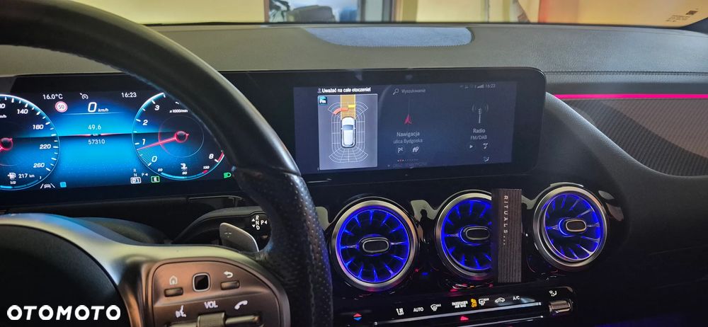 Mercedes-Benz GLA 200 - 12