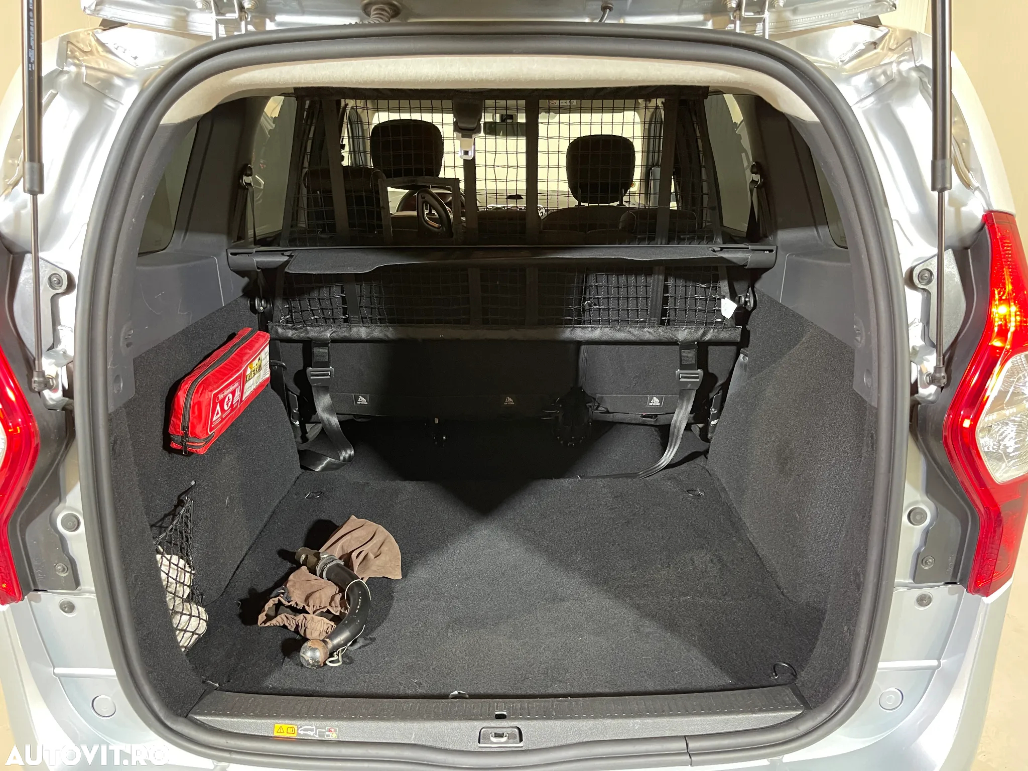 Dacia Lodgy 1.5 Blue dCi Stepway - 11