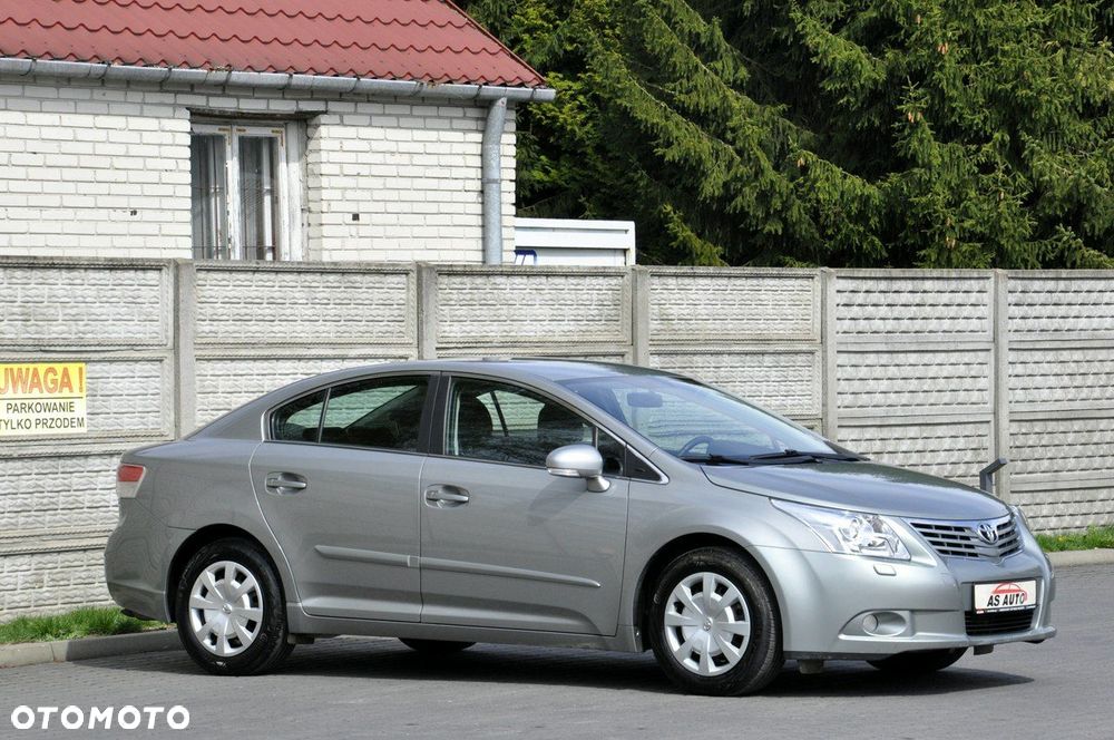 Toyota Avensis 1.8 Active - 28