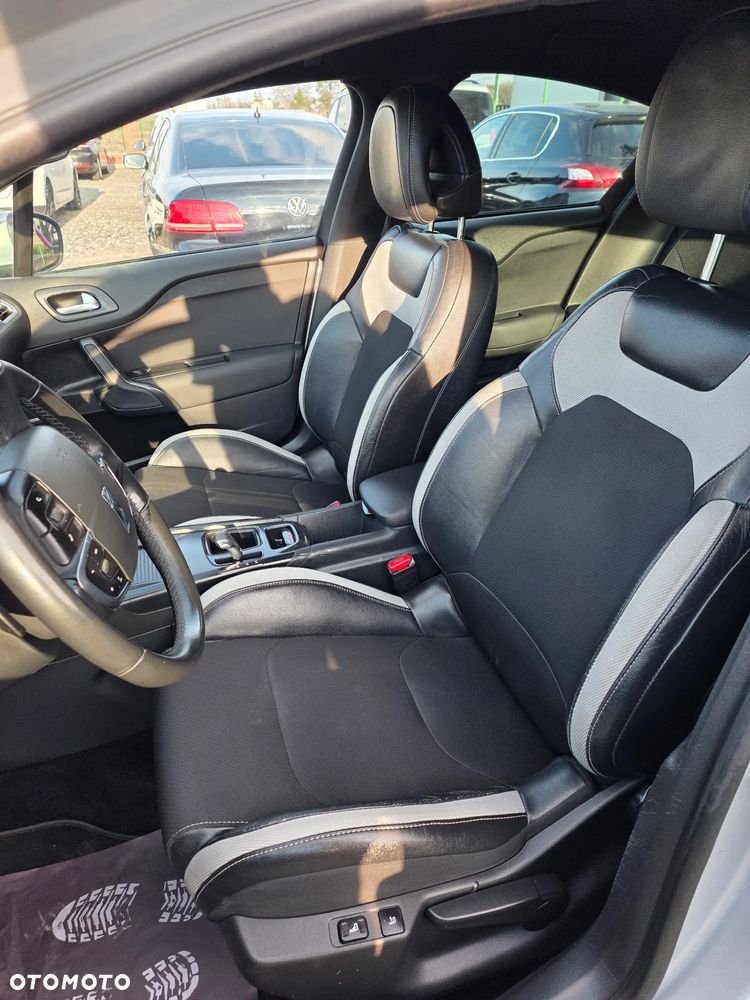 Citroën DS4 e-HDi 115 ETG6 SoChic - 26
