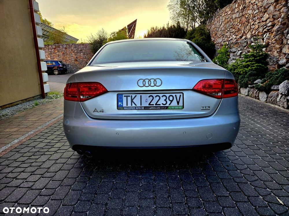 Audi A4 Limousine - 5
