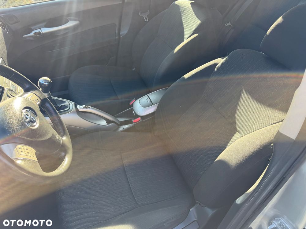 Toyota Auris 1.6 VVT-i Team - 7