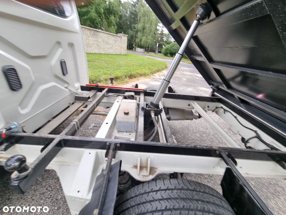 Volkswagen T5 - 20