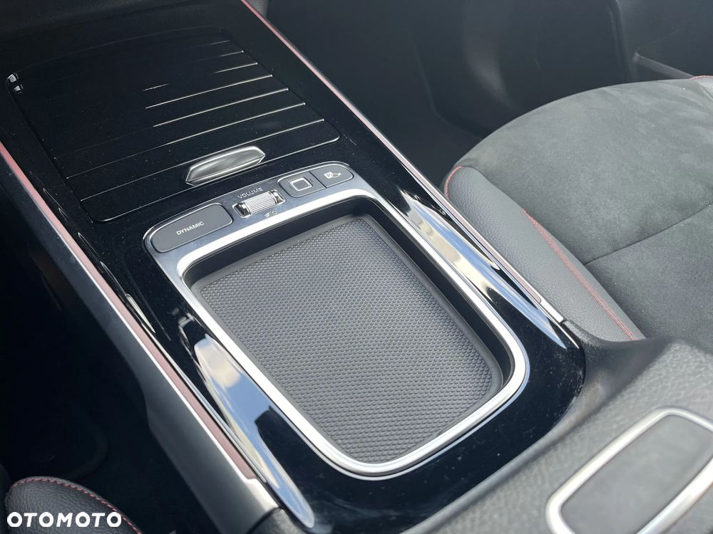 Mercedes-Benz EQB - 18