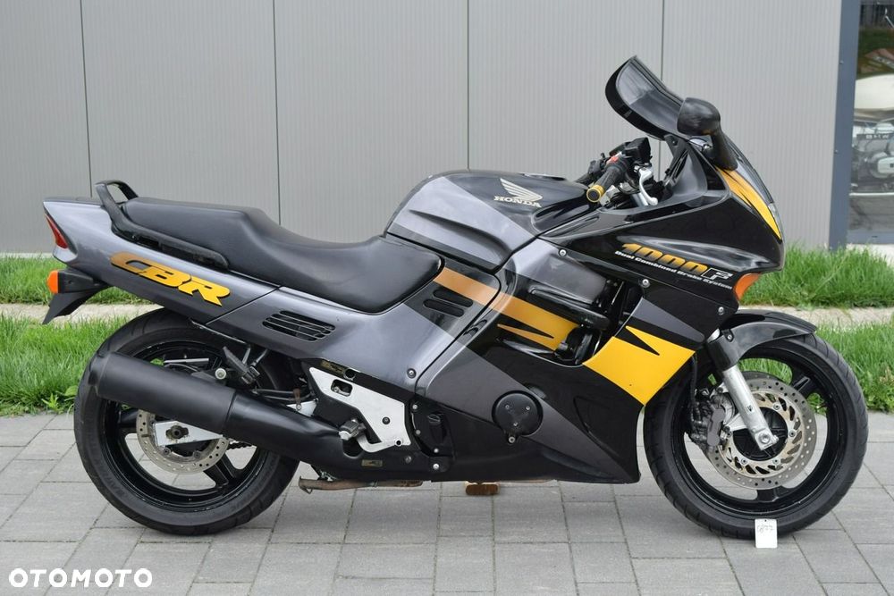 Honda CBR - 13