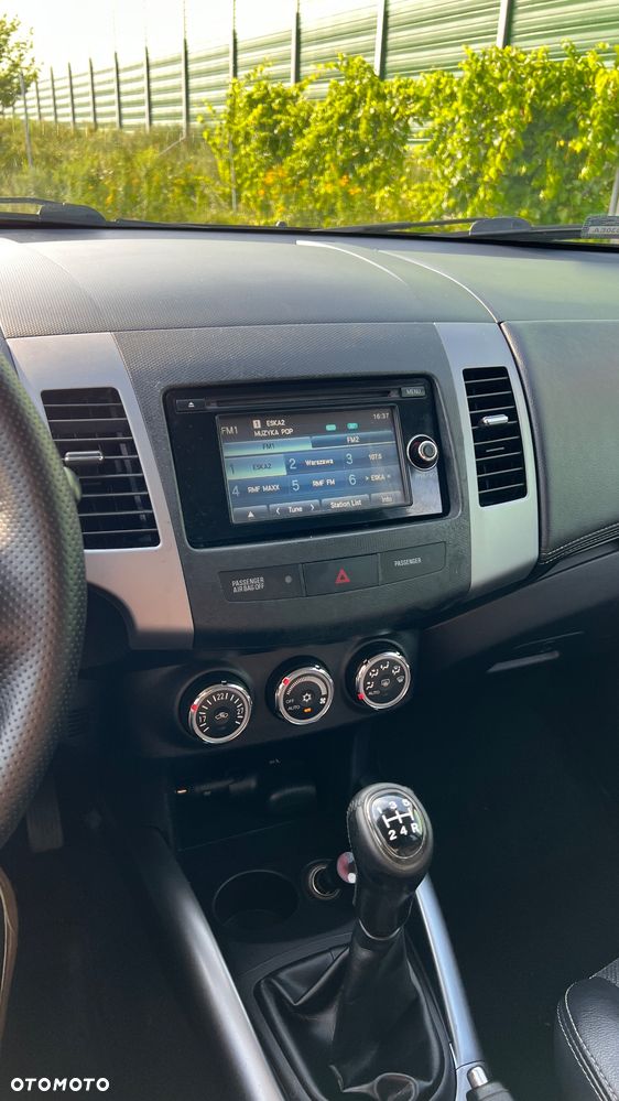 Mitsubishi Outlander 2.0 Invite 2WD EU5 - 12