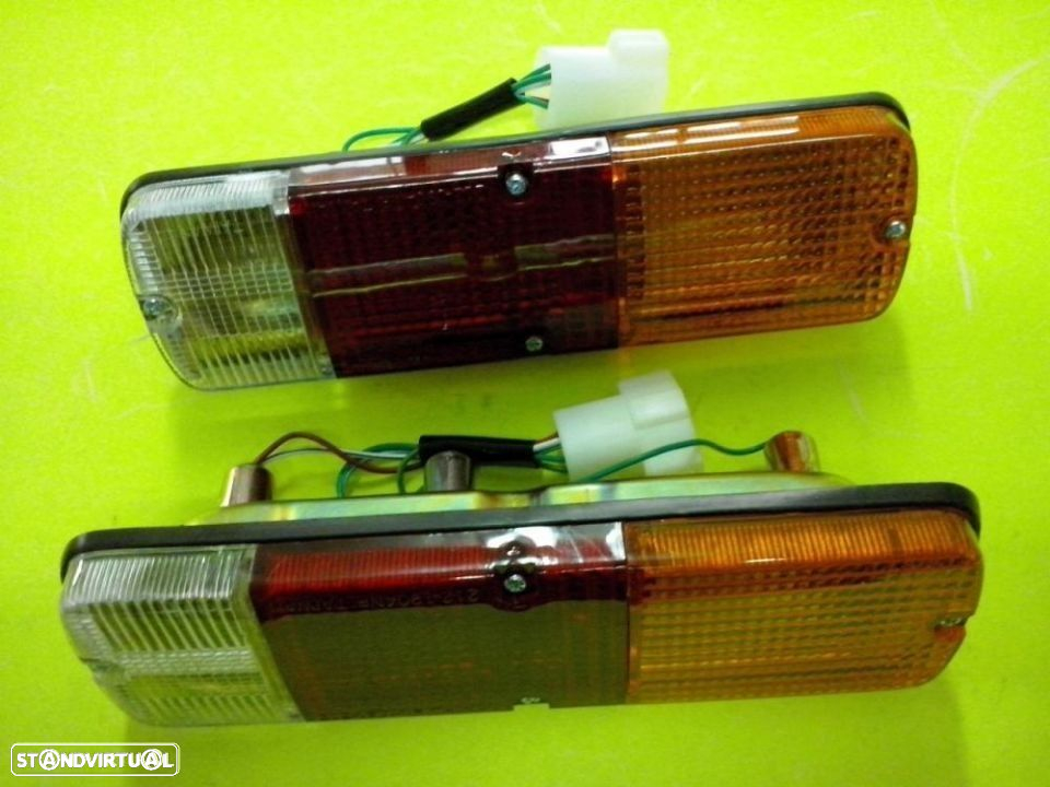 Farolins trás Toyota Land Cruiser BJ40 BJ45 Hilux (Novos) - 3