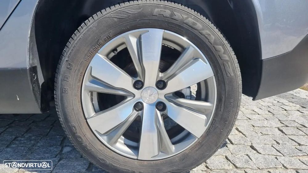 Peugeot 2008 1.2 PureTech Style - 7