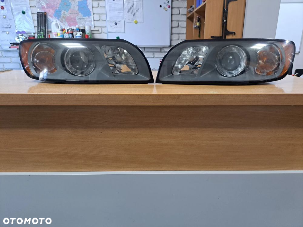 VOLVO V50 S40 II LAMPA LEWA PRAWA LEWY PRAWY PRZÓD EUROPA - 1