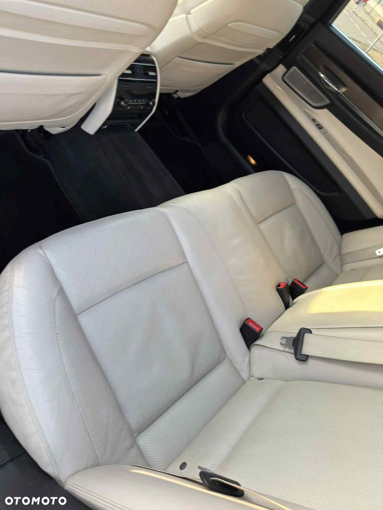 BMW Seria 7 - 12