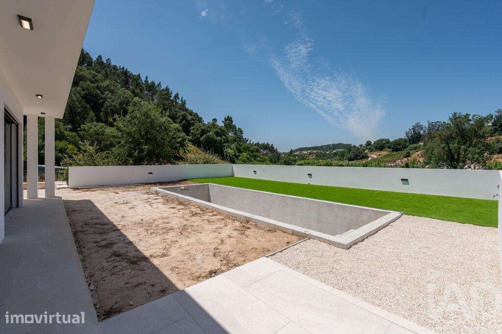 Casa / Villa T4 em Alvorninha de 173,00 m2 - Grande imagem: 3/30