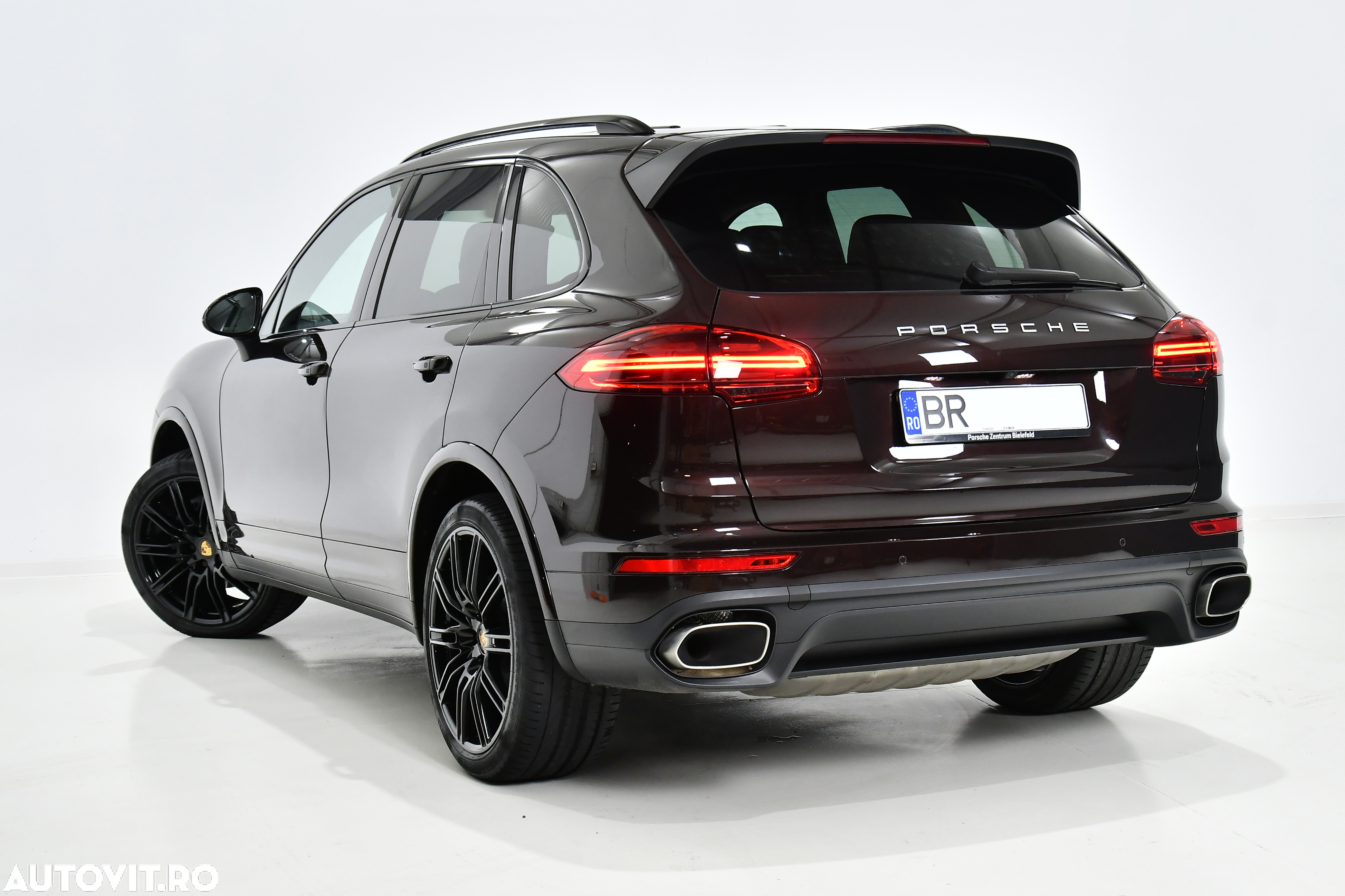 Porsche Cayenne 3.0 L - 4