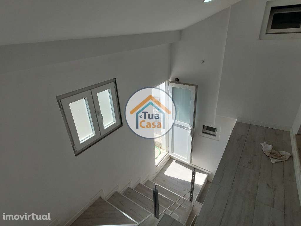 Moradia T9 Remodelada na Ajuda c/ Rendimento 3750€ - Grande imagem: 4/44