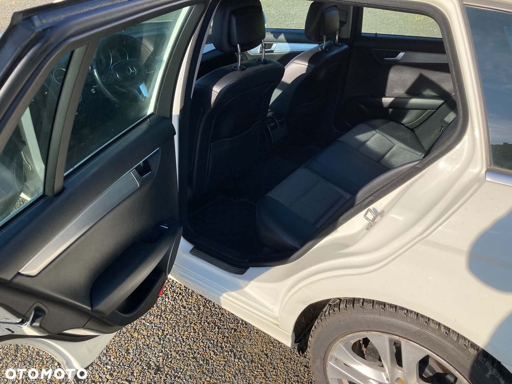 Mercedes-Benz Klasa C 220 CDI BlueEff Edition Avantgarde - 16