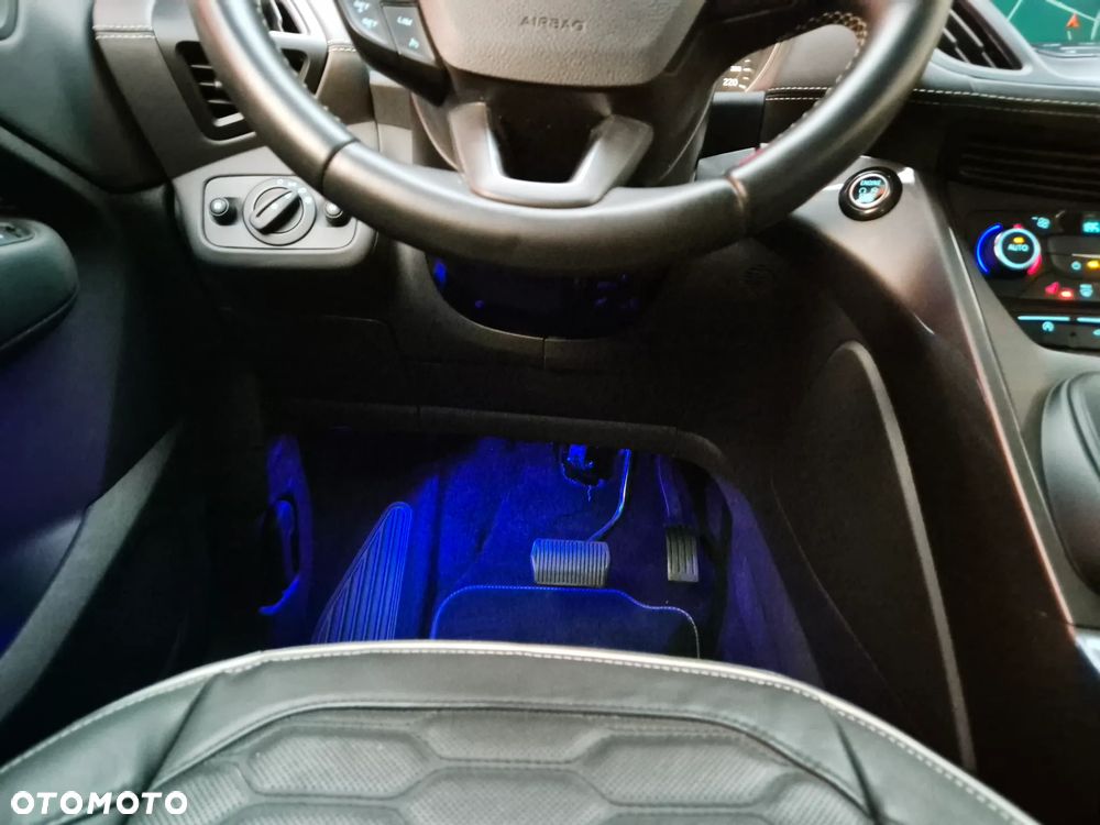 Ford Kuga 2.0 TDCi 4x4 Vignale - 32