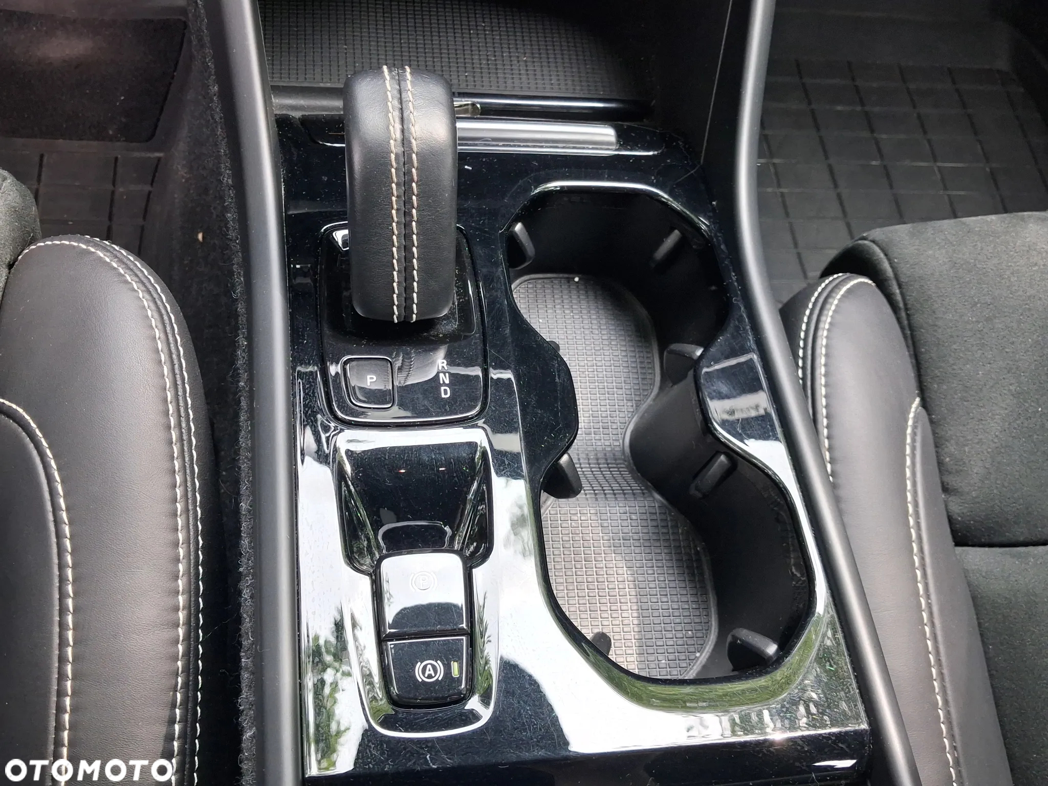 Volvo XC 40 B4 B AWD R-Design - 19