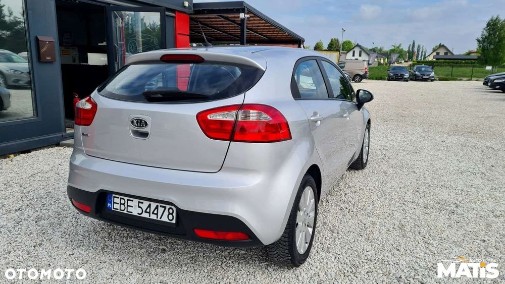 Kia Rio - 8