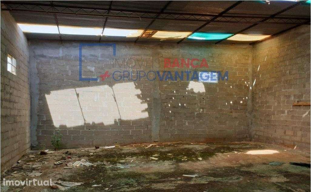 Armazém industrial em lote de terreno urbano com 6.939m², localizad... - Grande imagem: 3/5